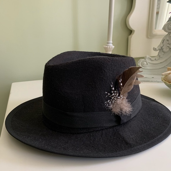 Black fedora hat - Picture 1 of 3